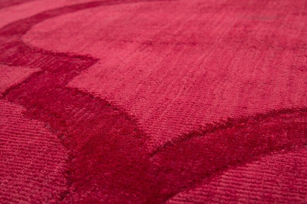 Rood vloerkleed, karpet of tapijt gemaakt van viscose Santarina